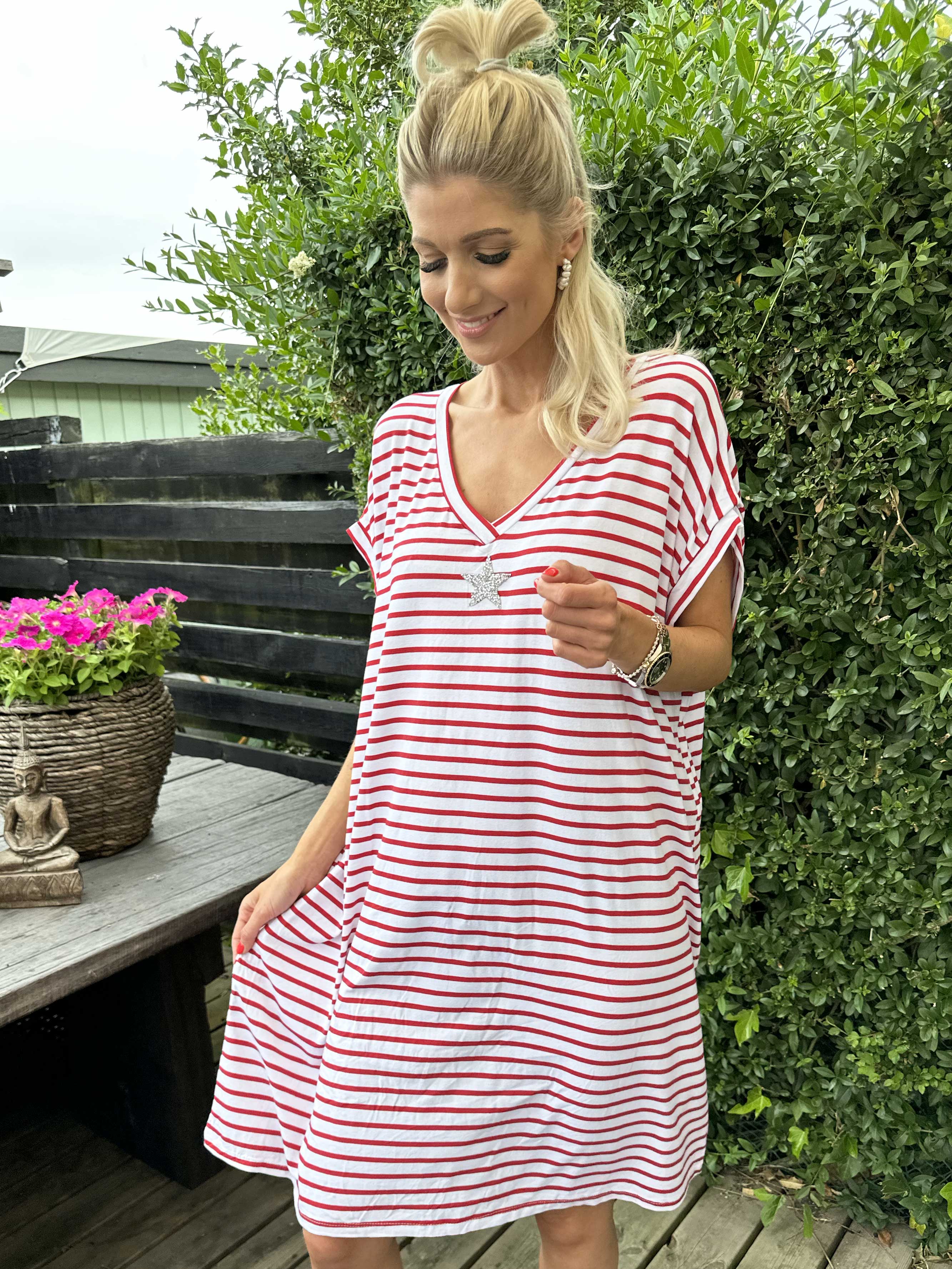 Cath - Söt t-shirtklänning i viskos med silverstjärna